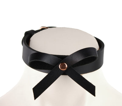 Black Leather Aurum Collar With Bow | BDSM